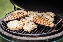 Učitajte sliku u preglednik galerije, Big Green Egg Half Cast Iron Grid (Big Green Egg polurešetka od lijevanog željez)