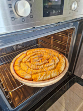 Učitajte sliku u preglednik galerije, Big Green Egg Deep Dish Baking Stone 14" (Big Green Egg keramička posuda za pečenje)