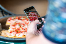 Učitajte sliku u preglednik galerije, Big Green Egg Medium (orginal kamado roštilj)