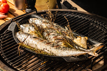 Učitajte sliku u preglednik galerije, Big Green Egg Perforated Half Grid (Perforirana polurešetka)