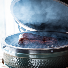 Učitajte sliku u preglednik galerije, Big Green Egg Wood Chips (Big Green Egg drveni čips za dimljenje)