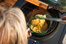 Učitajte sliku u preglednik galerije, Big Green Egg Green Dutch Oven Oval/Round (Big Green Egg Dutch Oven ovalni/okrugli)