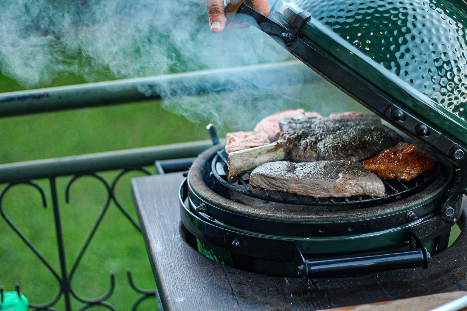 Big Green Egg MiniMax (orginal kamado roštilj)