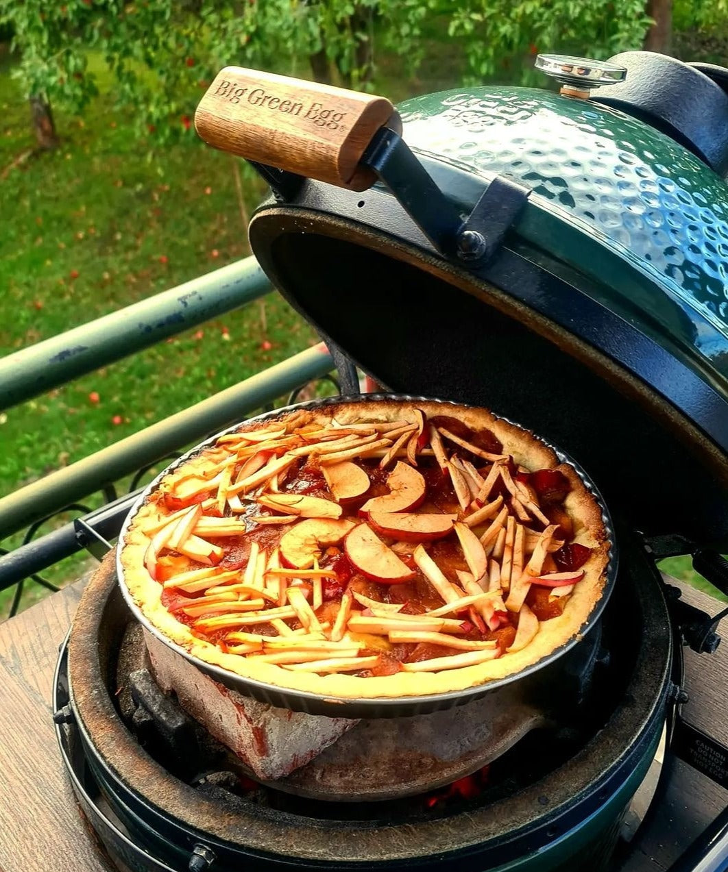Big Green Egg MiniMax (orginal kamado roštilj)