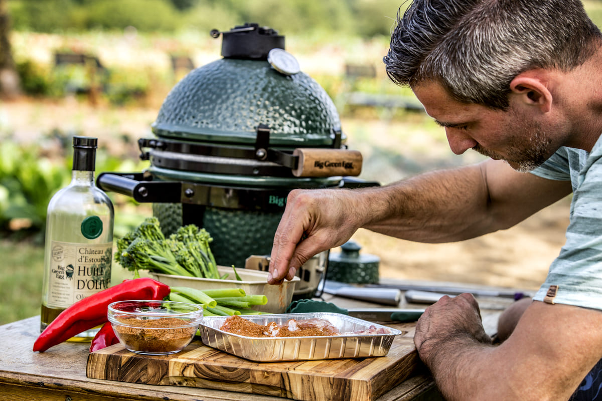 Big Green Egg Mini (orginal kamado roštilj)